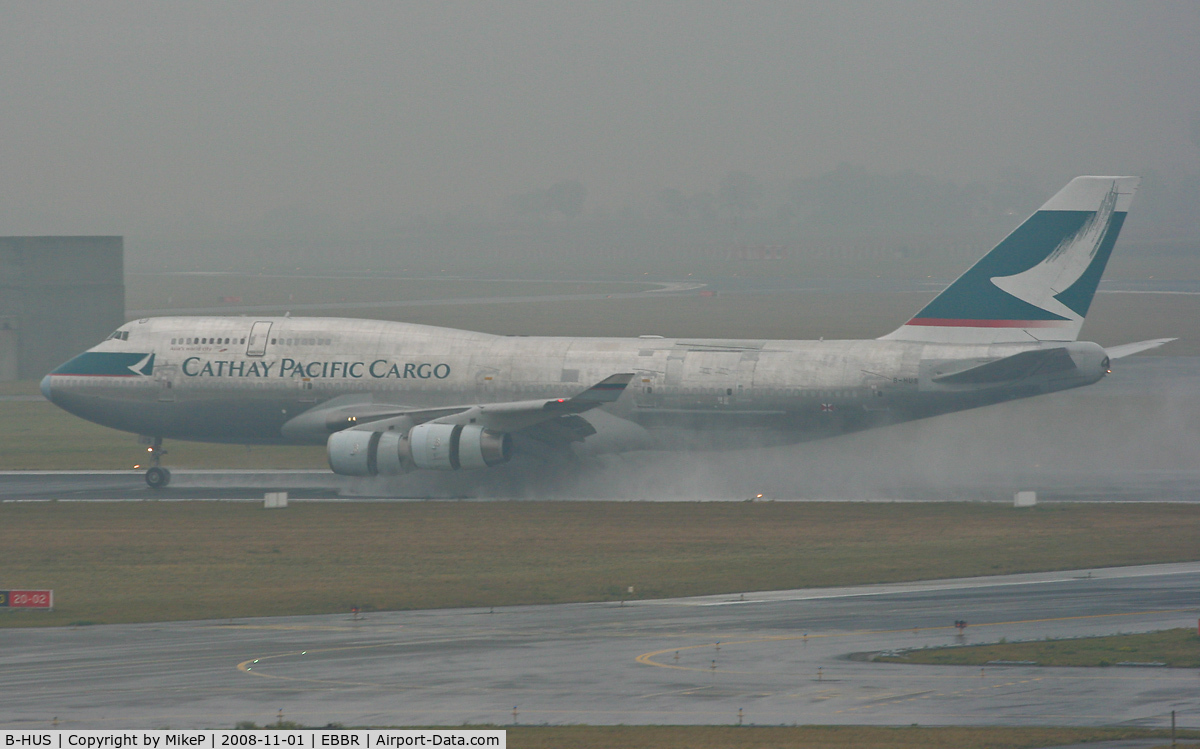 B-HUS, 1991 Boeing 747-444/BCF C/N 25152, Landing.... spray everywhere.