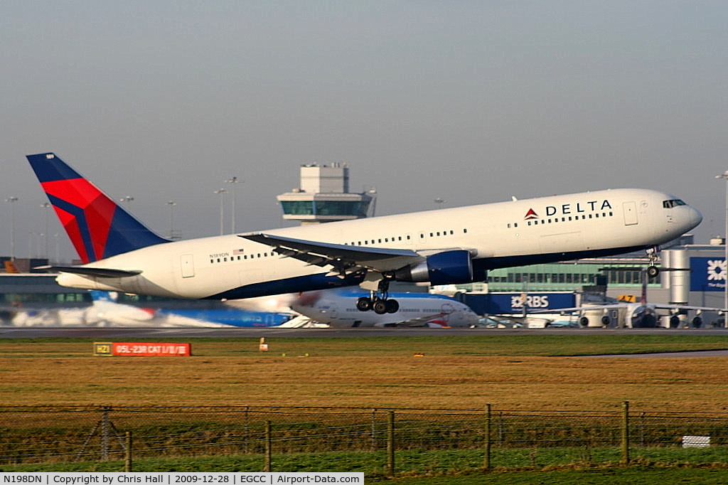 N198DN, 1998 Boeing 767-332 C/N 28455, Delta Airlines