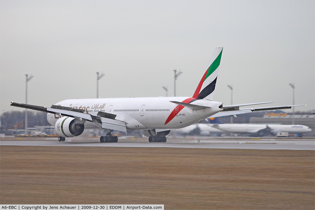 A6-EBC, 2005 Boeing 777-36N/ER C/N 32790, Emirates - Boeing 777-31H(ER) - Reg. A6-EBC