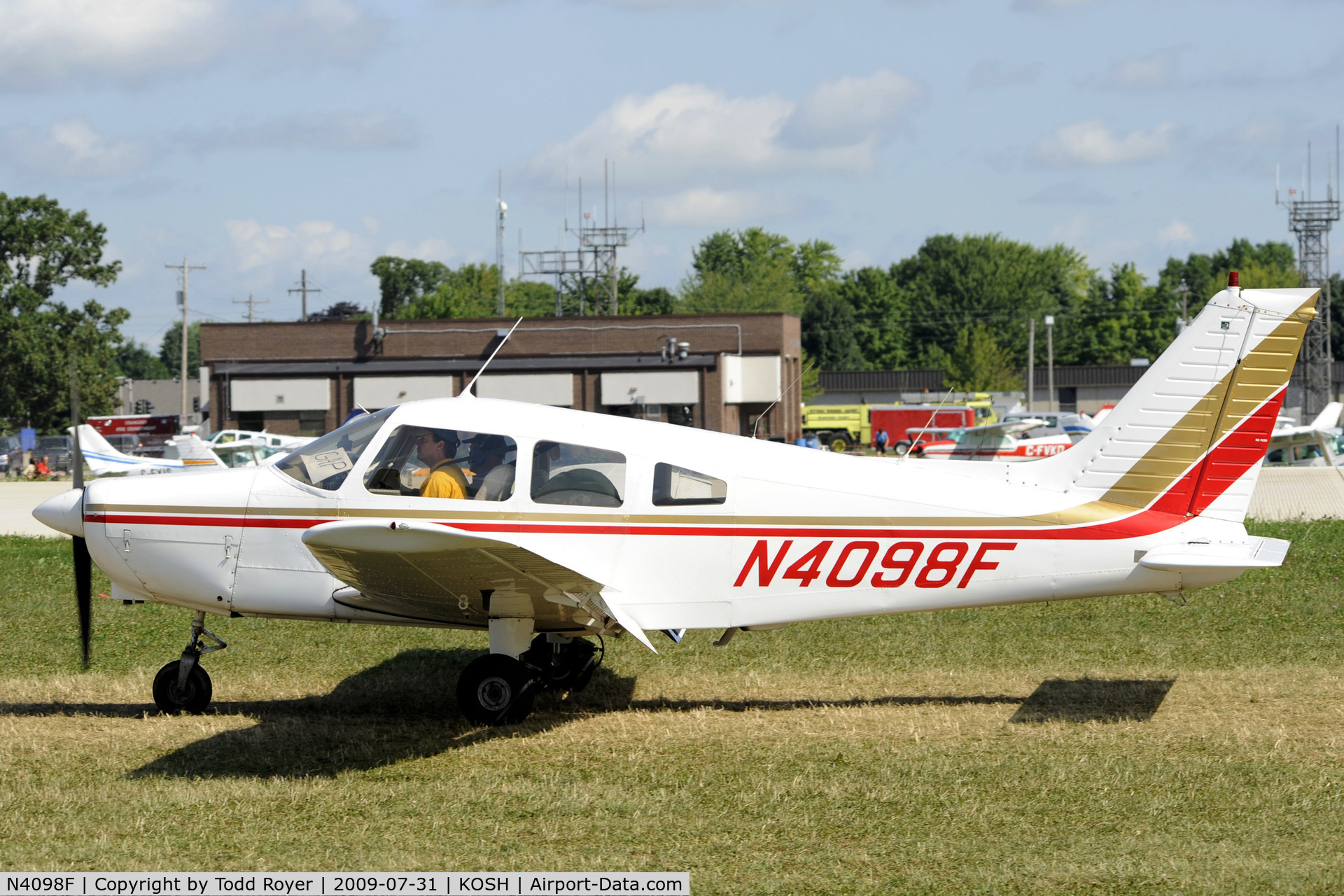 N4098F, 1976 Piper PA-28-151 C/N 28-7715004, EAA AIRVENTURE 2009