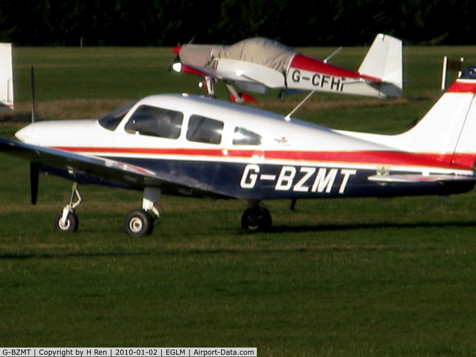 G-BZMT, 2000 Piper PA-28-161 Cherokee Warrior III C/N 28-42107, White Waltham Airfield EGLM