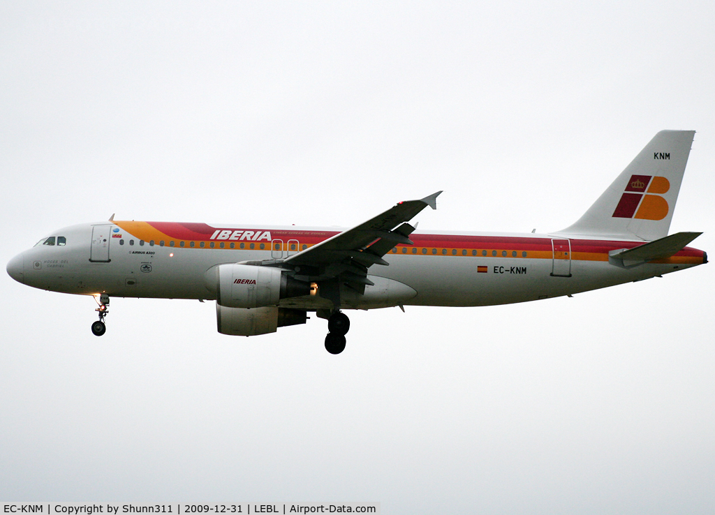 EC-KNM, 2000 Airbus A320-214 C/N 1229, Landing rwy 25R