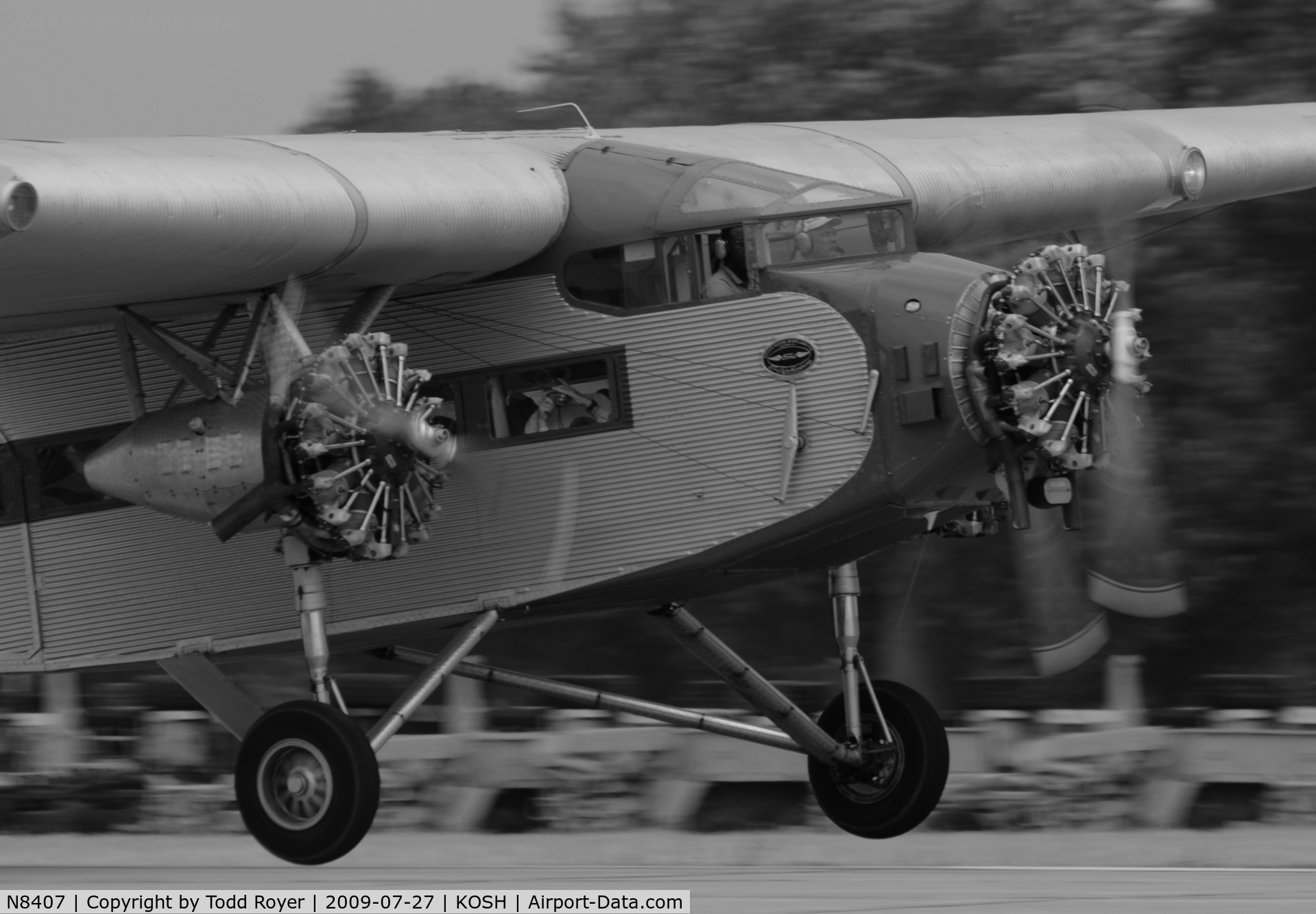 N8407, 1929 Ford 4-AT-E Tri-Motor C/N 69, EAA AIRVENTURE 2009