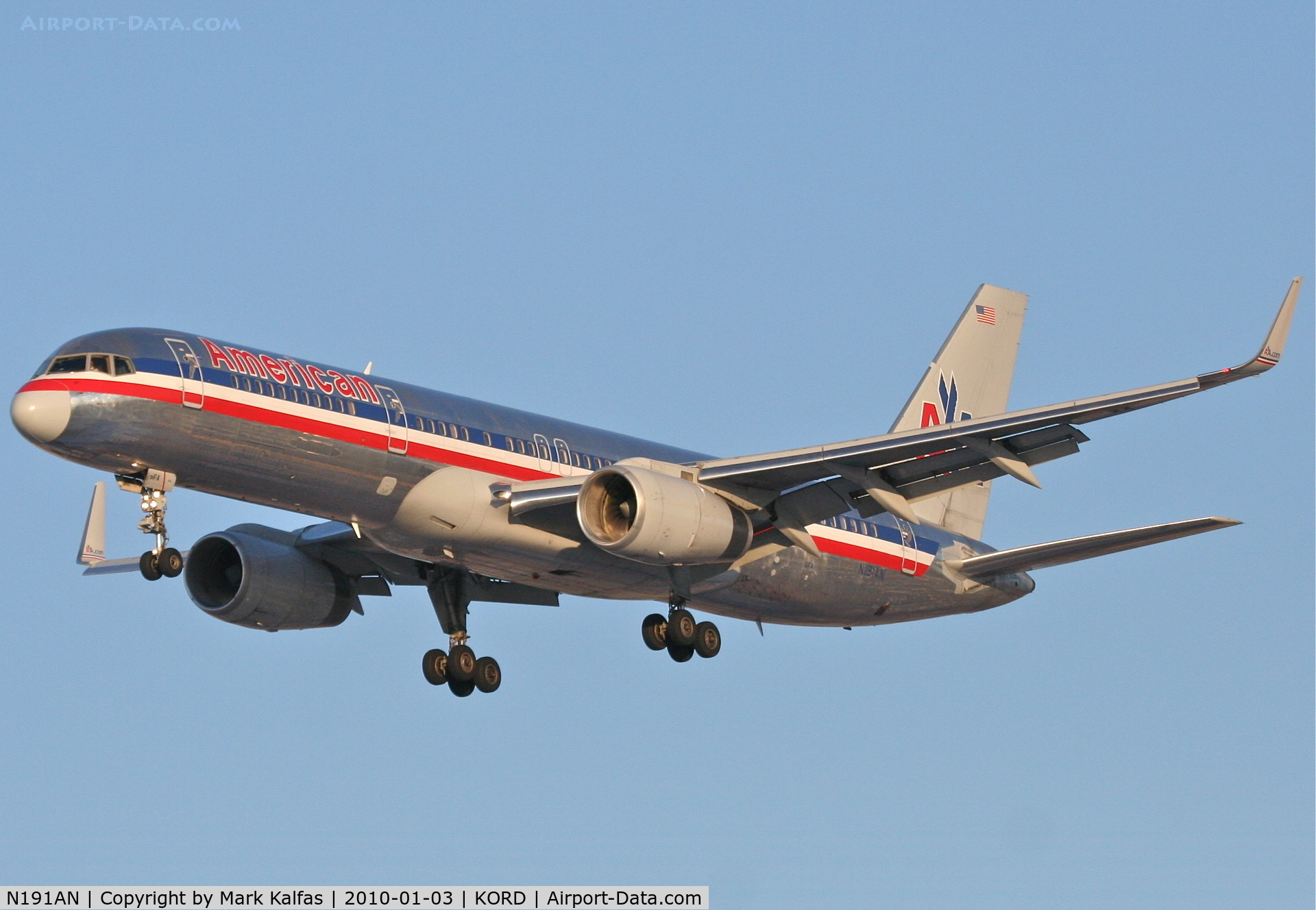 N191AN, 2001 Boeing 757-223 C/N 32385, American Airlines Boeing 757-223, AAL2378, arriving KORD RWY 28 from KEGE.