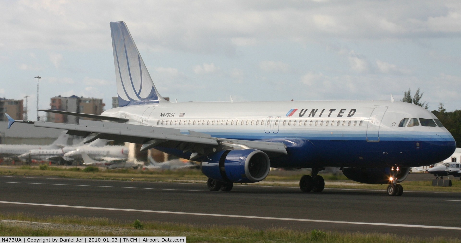 N473UA, 2001 Airbus A320-232 C/N 1469, United N473UA landed at TNCM