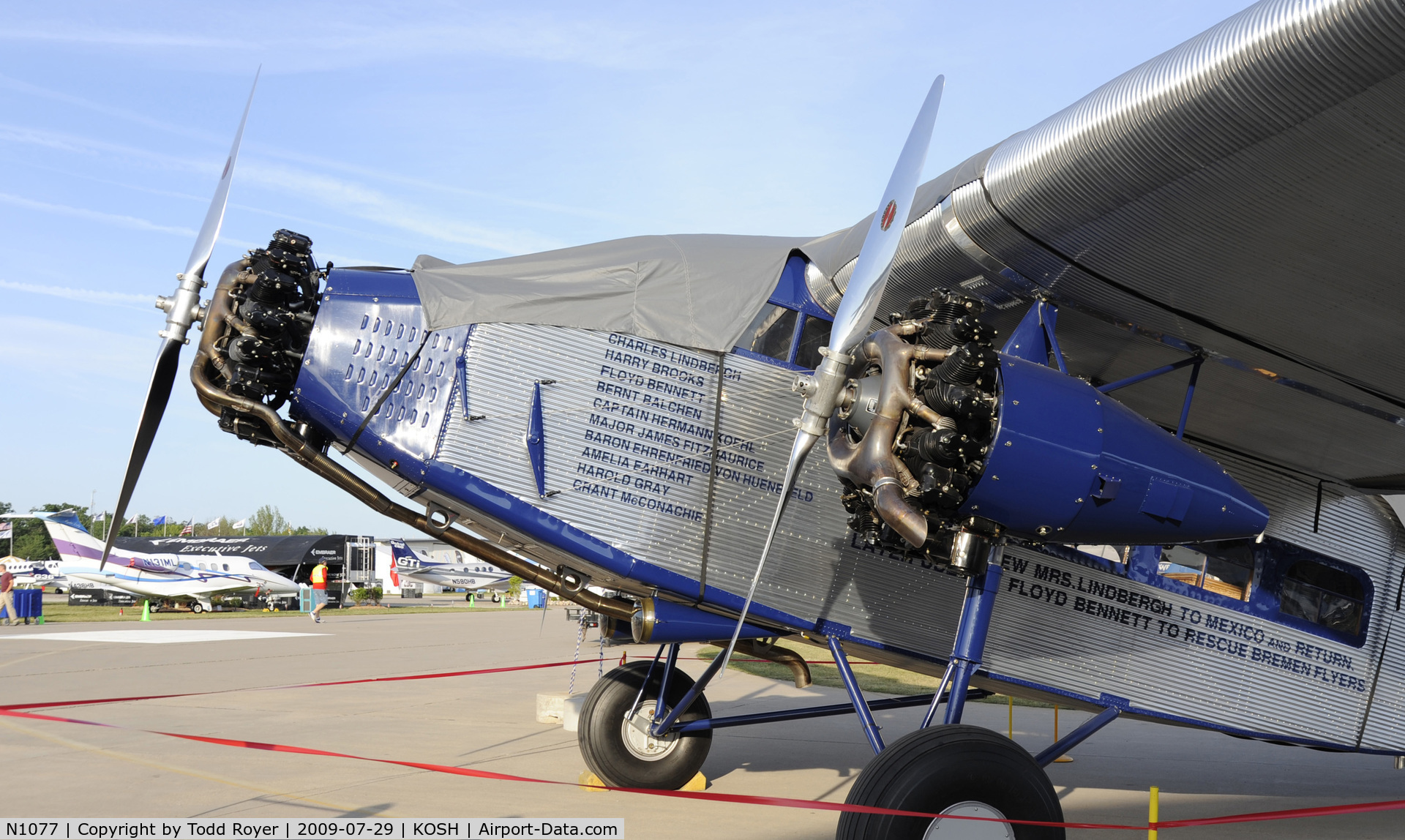 N1077, 1927 Ford 4-AT-B Tri-Motor C/N 10, EAA AIRVENTURE 2009