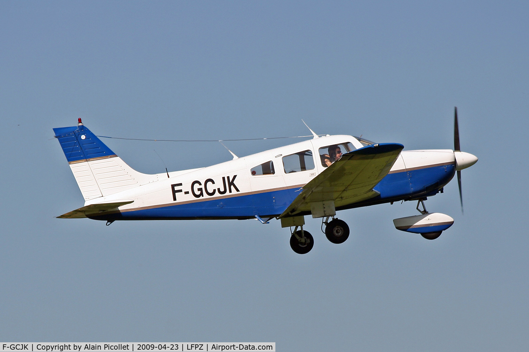 F-GCJK, Piper PA-28-181 Archer C/N 288090103, up