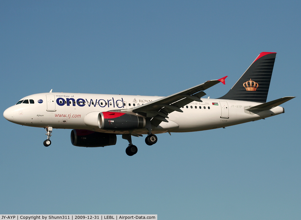 JY-AYP, 2009 Airbus A319-132 C/N 3832, Landing rwy 25R in 'One World' c/s