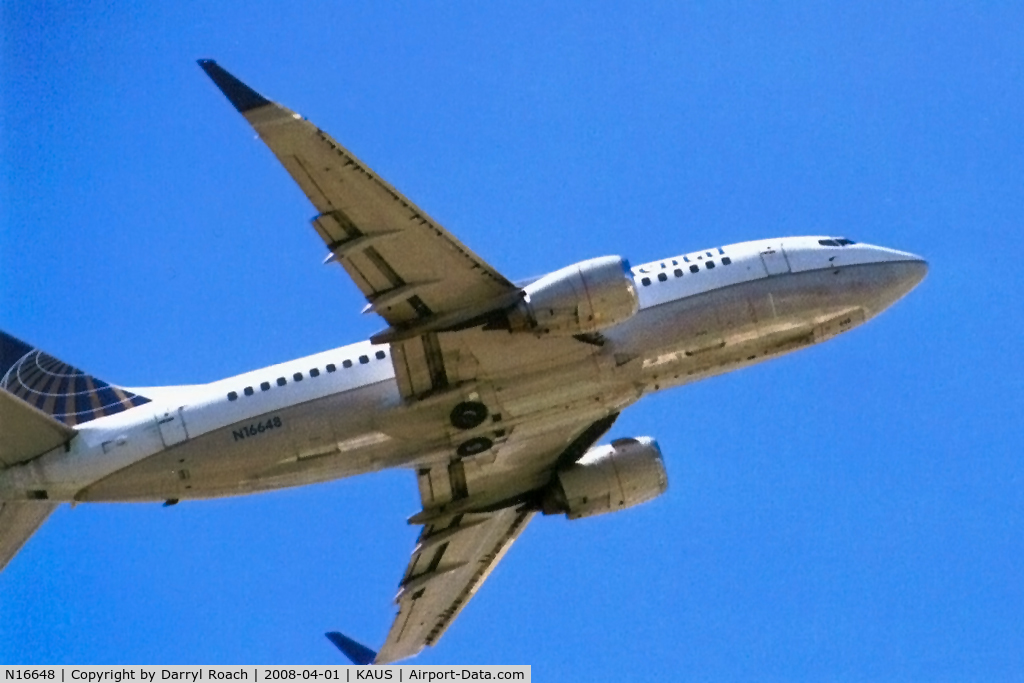 N16648, 1997 Boeing 737-524 C/N 28909, COA departs 35L.