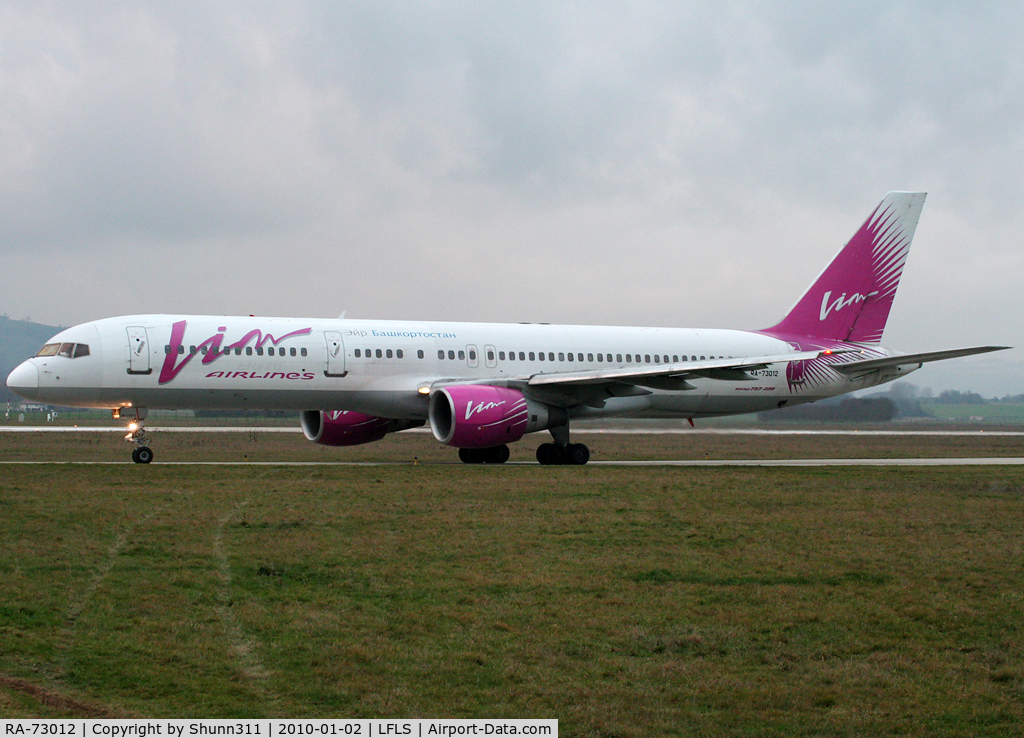 RA-73012, 1992 Boeing 757-230 C/N 25440, Lining up rwy 09 for departure and with cyrillic titles...