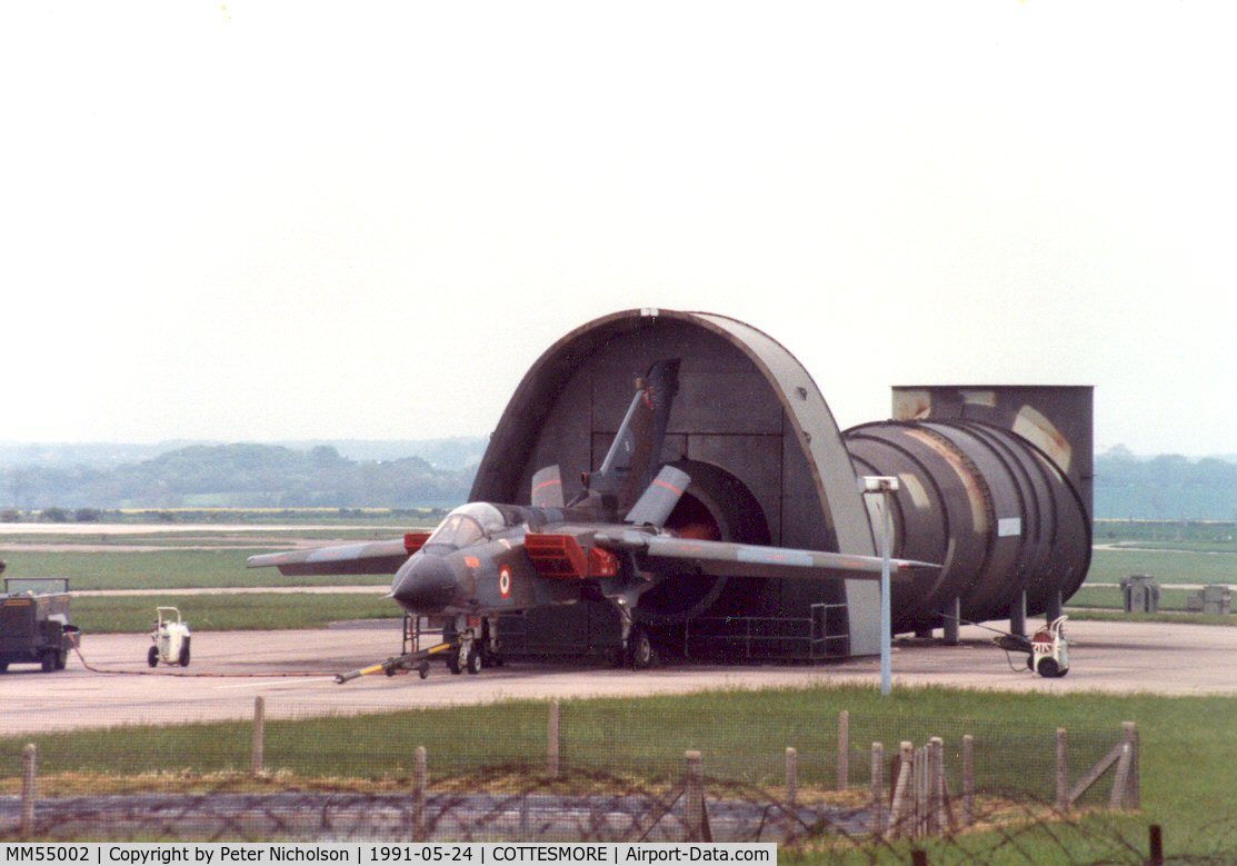 MM55002, Panavia Tornado IDS(T) C/N 080/IST003/5005, Tornado IDS of the Italian component of the Tri-National Tornado Training Establishment at RAF Cottesmore in May 1991.