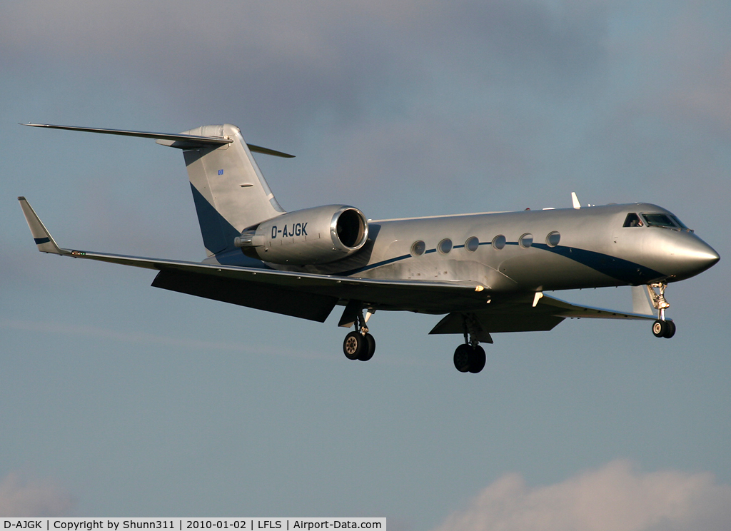 D-AJGK, Gulfstream Aerospace Gulfstream IV-SP C/N 1459, Landing rwy 09