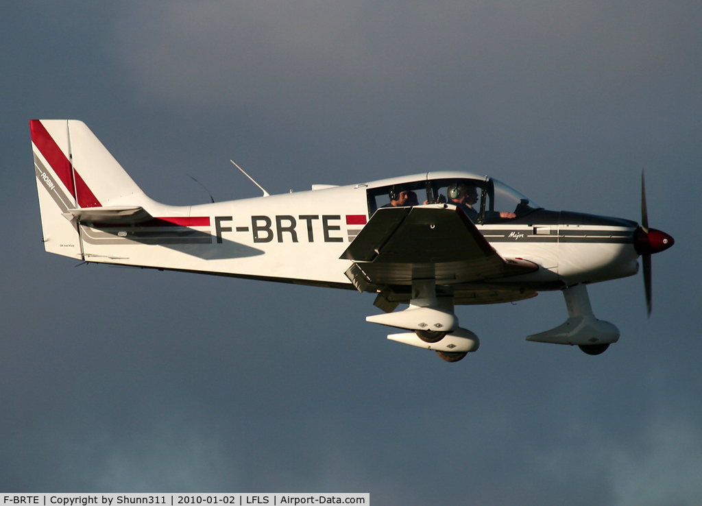 F-BRTE, CEA DR340 Major C/N 402, Landing rwy 09