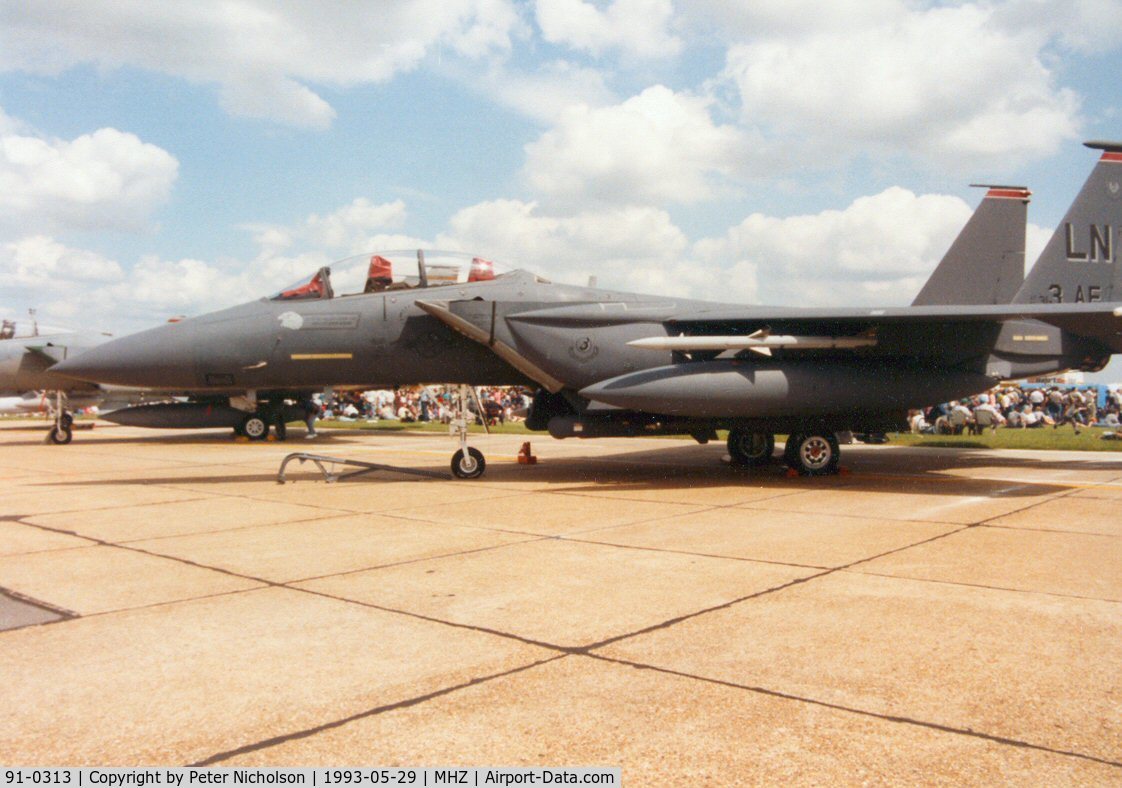 91-0313, 1991 McDonnell Douglas F-15E Strike Eagle C/N 1220/E178, F-15E Eagle of the 48th Fighter Wing at RAF Lakenheath on display at the 1993 Mildenhall Air Fete.