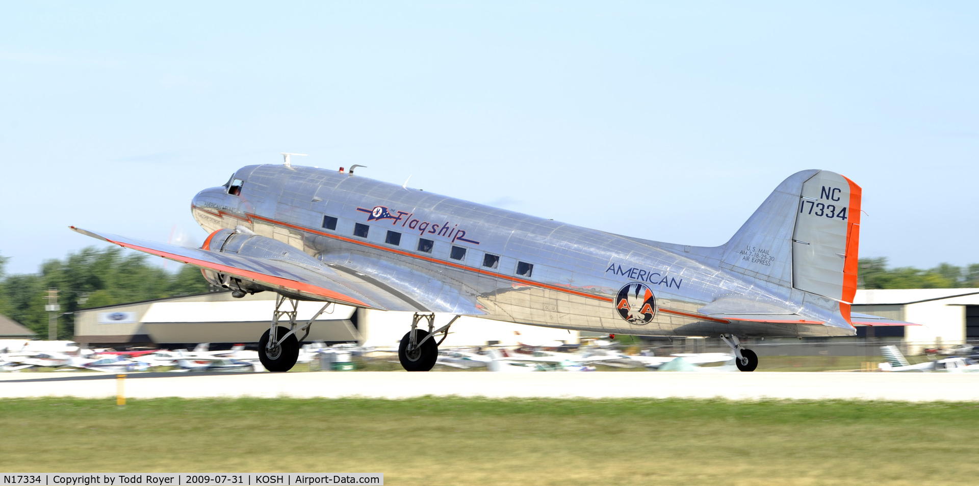 N17334, 1937 Douglas DC-3-178 C/N 1920, EAA AIRVENTURE 2009