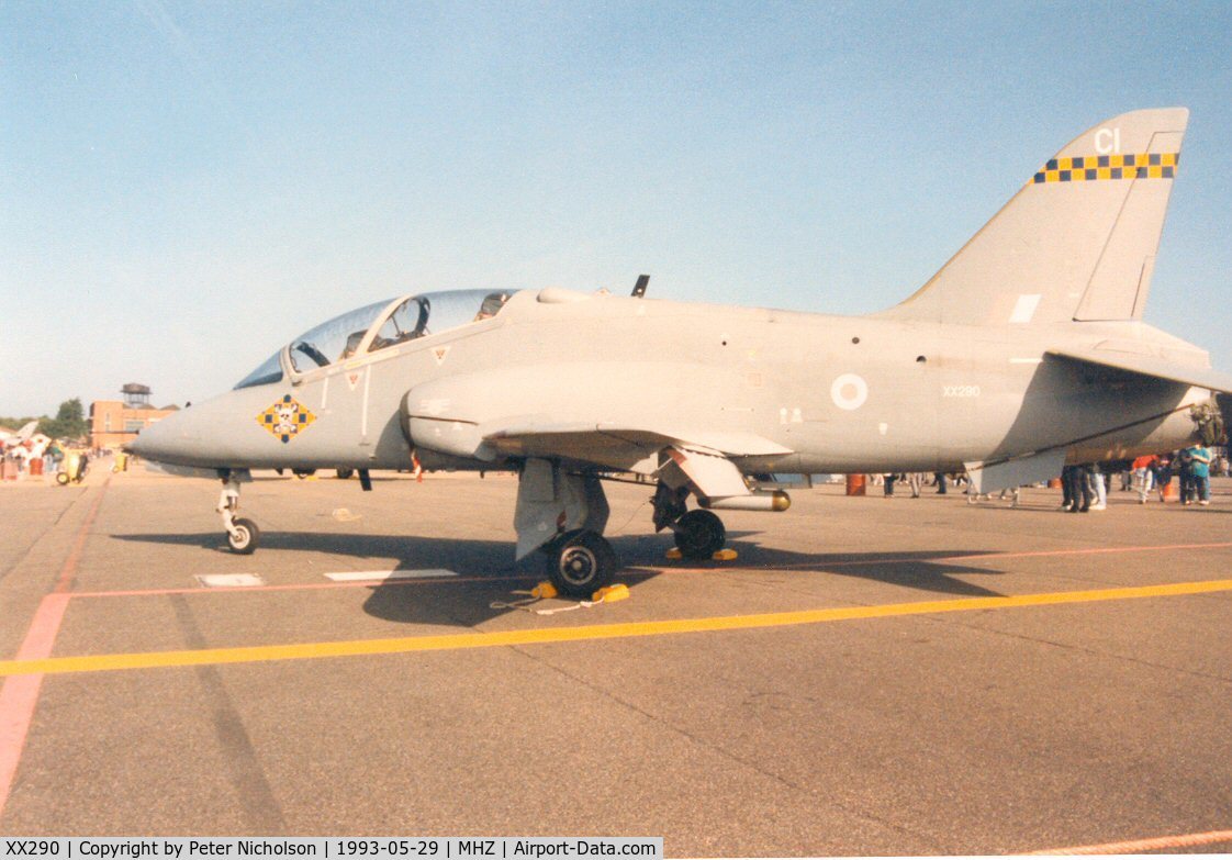 XX290, 1979 Hawker Siddeley Hawk T.1A C/N 116/312115, Hawk T.1A of 100 Squadron on display at the 1993 Mildenhall Air Fete.