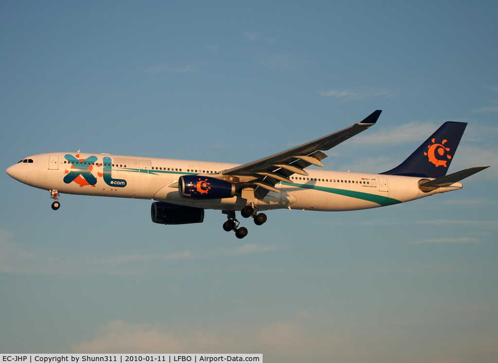EC-JHP, 2005 Airbus A330-343X C/N 670, Landing rwy 32L on lease to XL Airways for Winter season 2009/2010