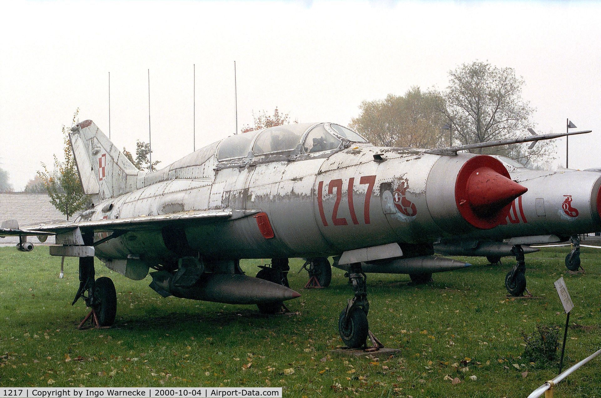 1217, Mikoyan-Gurevich MiG-21U C/N 661217, Mikoyan i Gurevich MiG-21U MONGOL of the polish air force at the Muzeum Lotnictwa i Astronautyki, Krakow