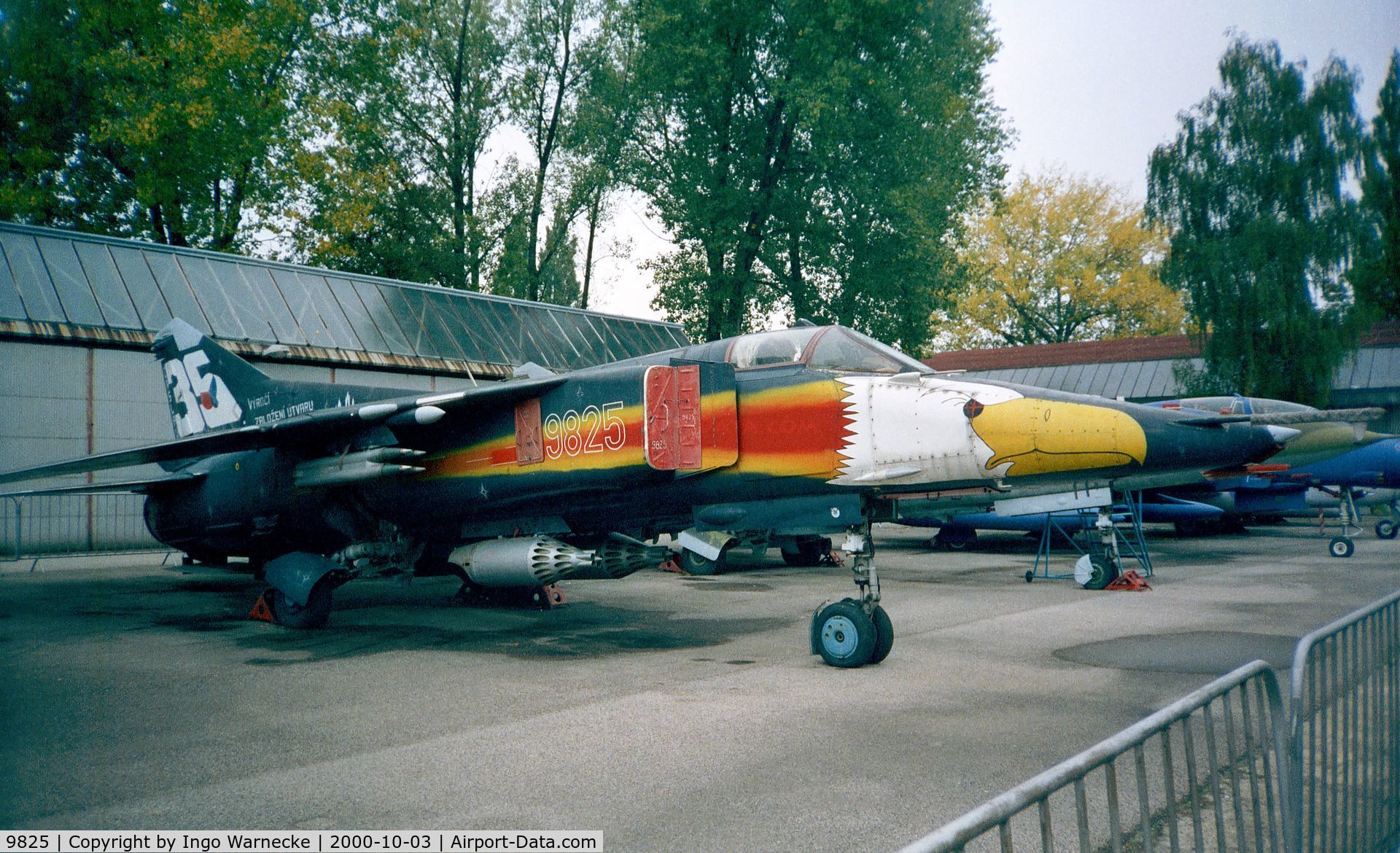 9825, 1982 Mikoyan-Gurevich MiG-23BN C/N 0393219825, Mikoyan i Gurevich MiG-23BN Flogger-H of the czechoslovak air force at the Letecke Muzeum, Prague-Kbely