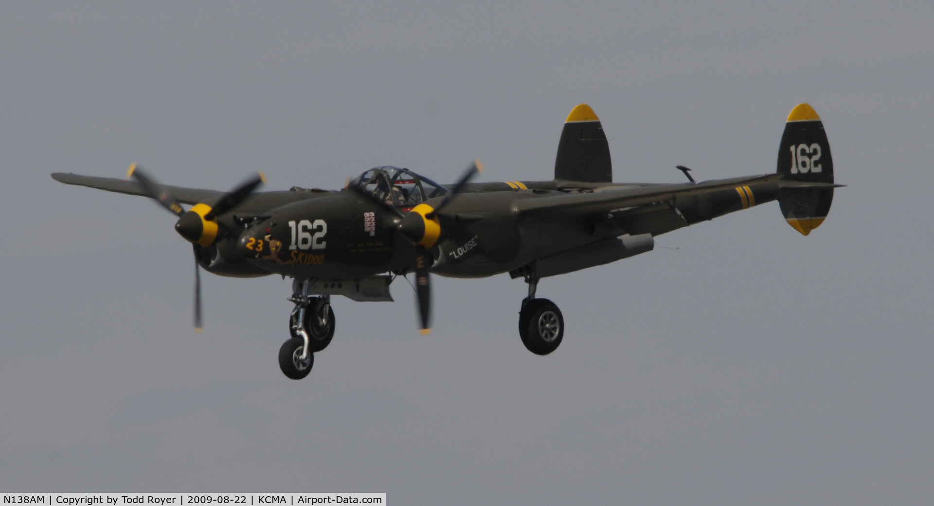 N138AM, 1943 Lockheed P-38J Lightning C/N 44-23314, CAMARILLO AIR SHOW 2009