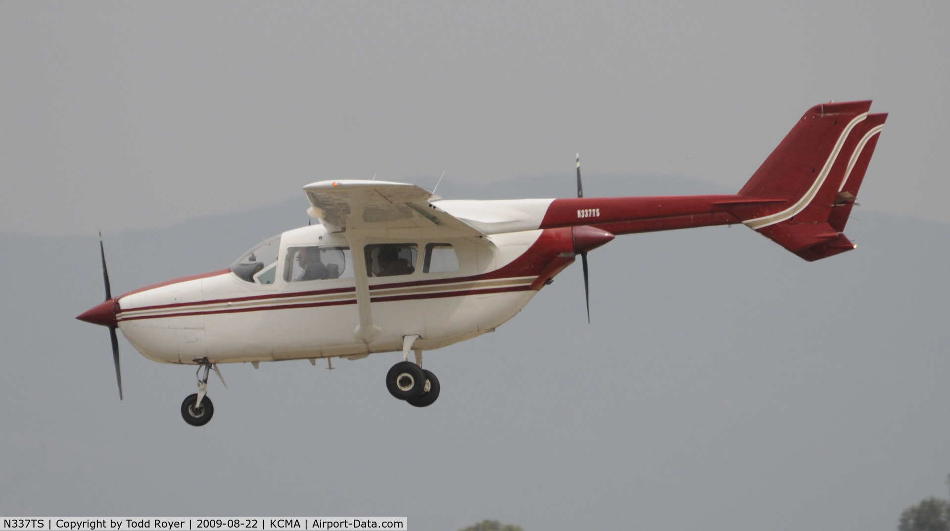 N337TS, 1966 Cessna 337A Super Skymaster C/N 337-0300, CAMARILLO AIR SHOW 2009