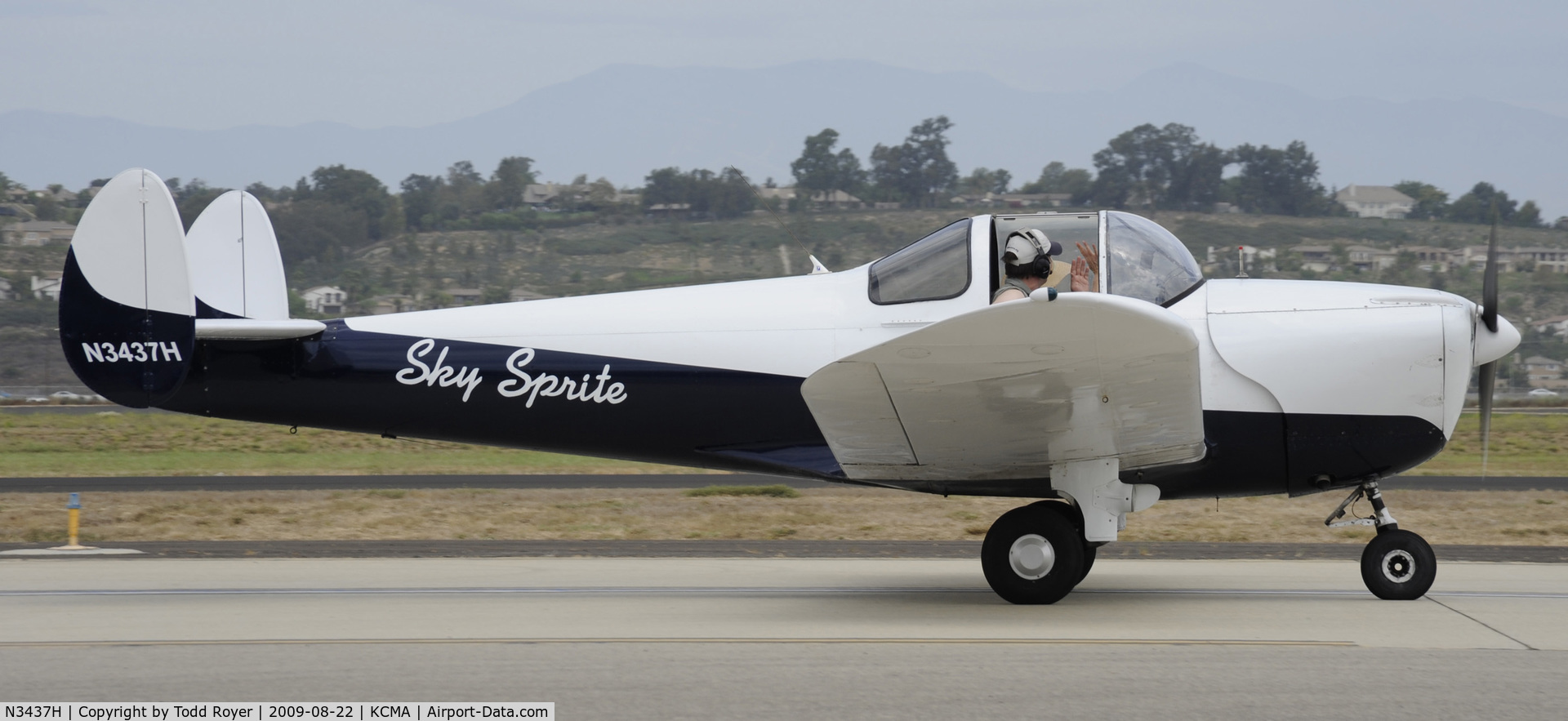 N3437H, 1946 Erco 415C Ercoupe C/N 4062, CAMARILLO AIR SHOW 2009