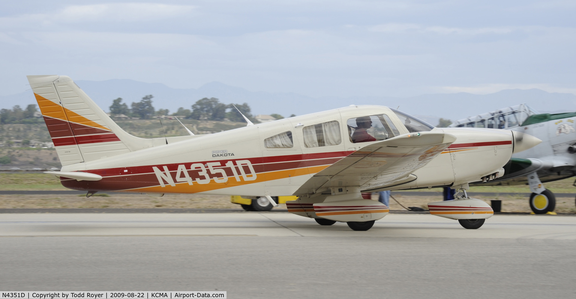 N4351D, 1984 Piper PA-28-236 Dakota C/N 28-8411016, CAMARILLO AIR SHOW 2009