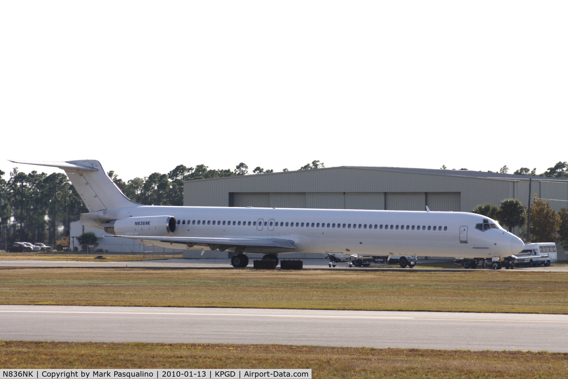 N836NK, 1990 McDonnell Douglas MD-83 (DC-9-83) C/N 53045, MD-83