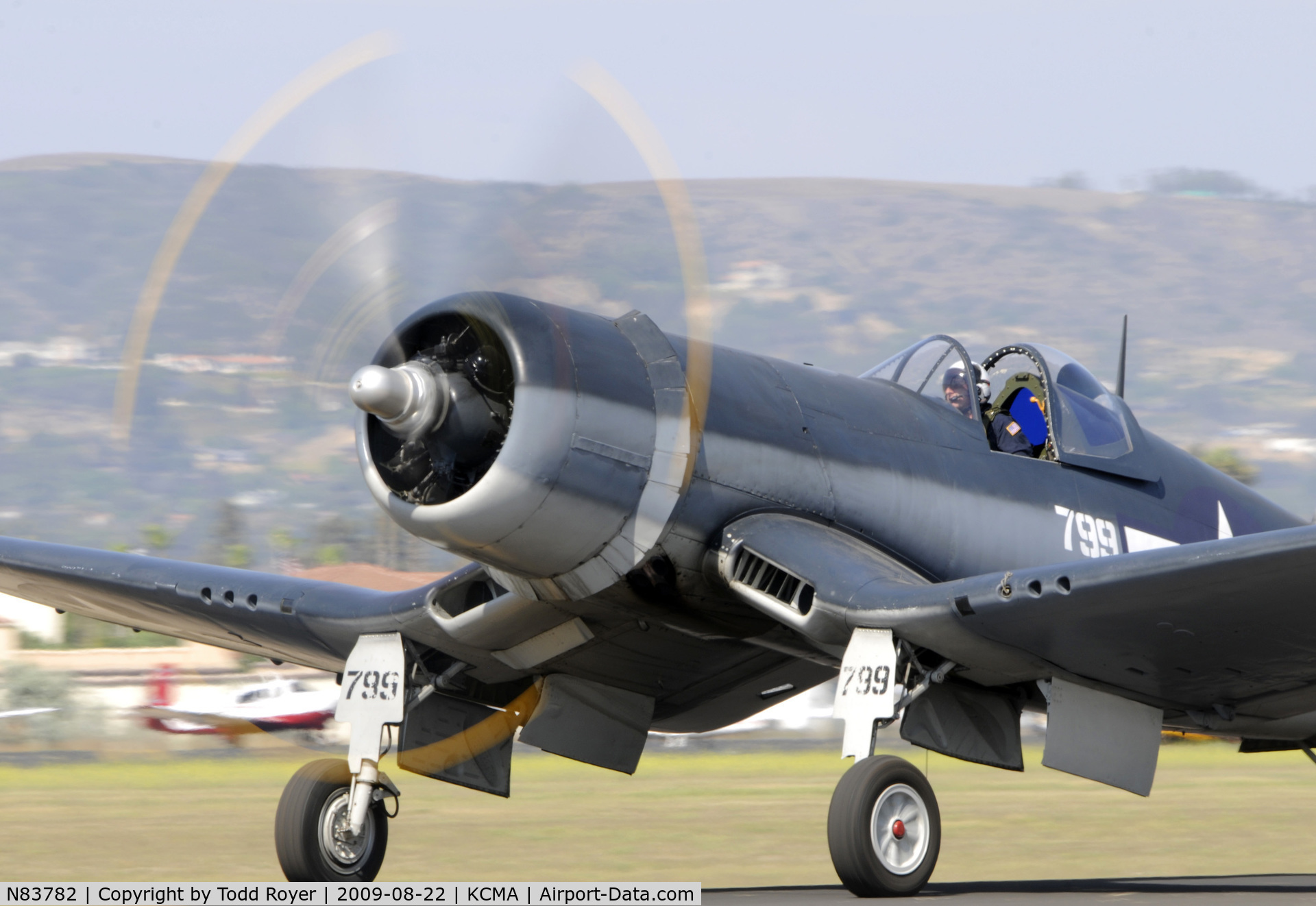 N83782, 1942 Vought F4U-1 Corsair C/N 3884 (Bu 17799), CAMARILLO AIR SHOW 2009