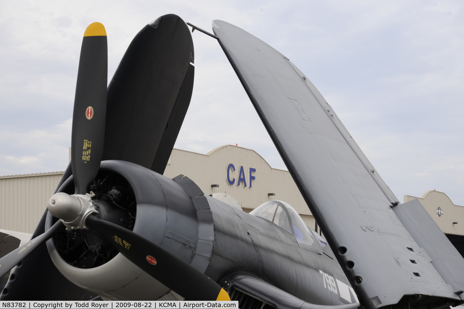 N83782, 1942 Vought F4U-1 Corsair C/N 3884 (Bu 17799), CAMARILLO AIR SHOW 2009