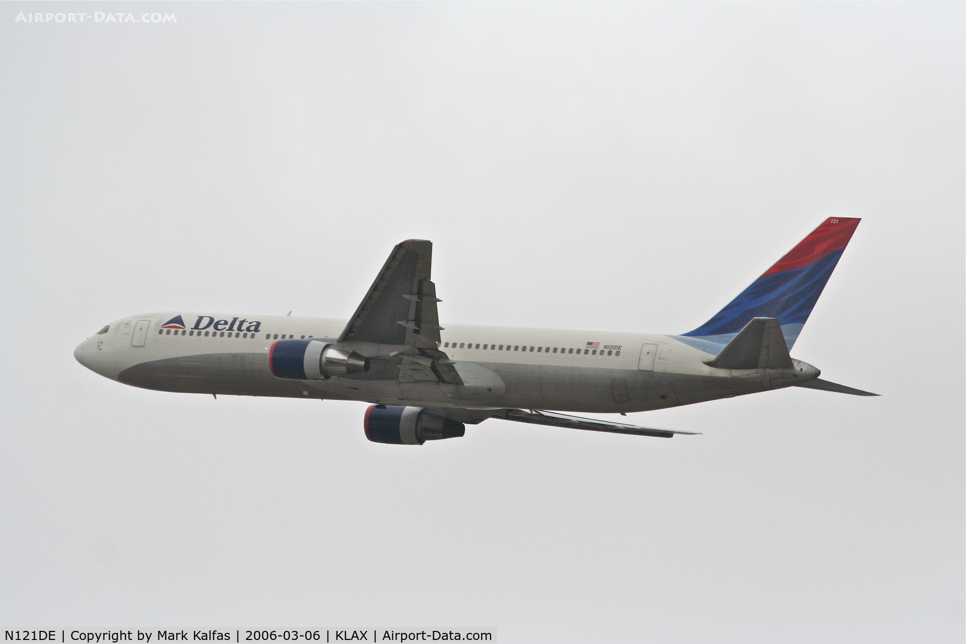 N121DE, 1987 Boeing 767-332 C/N 23435, Delta Airlines Boeing 767-332, 25R departure KLAX.