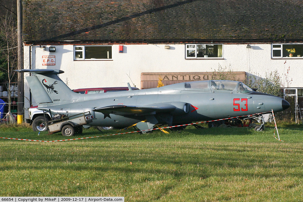 66654, Aero L-29 Delfin C/N 395189, At a private address in Shropshire UK.