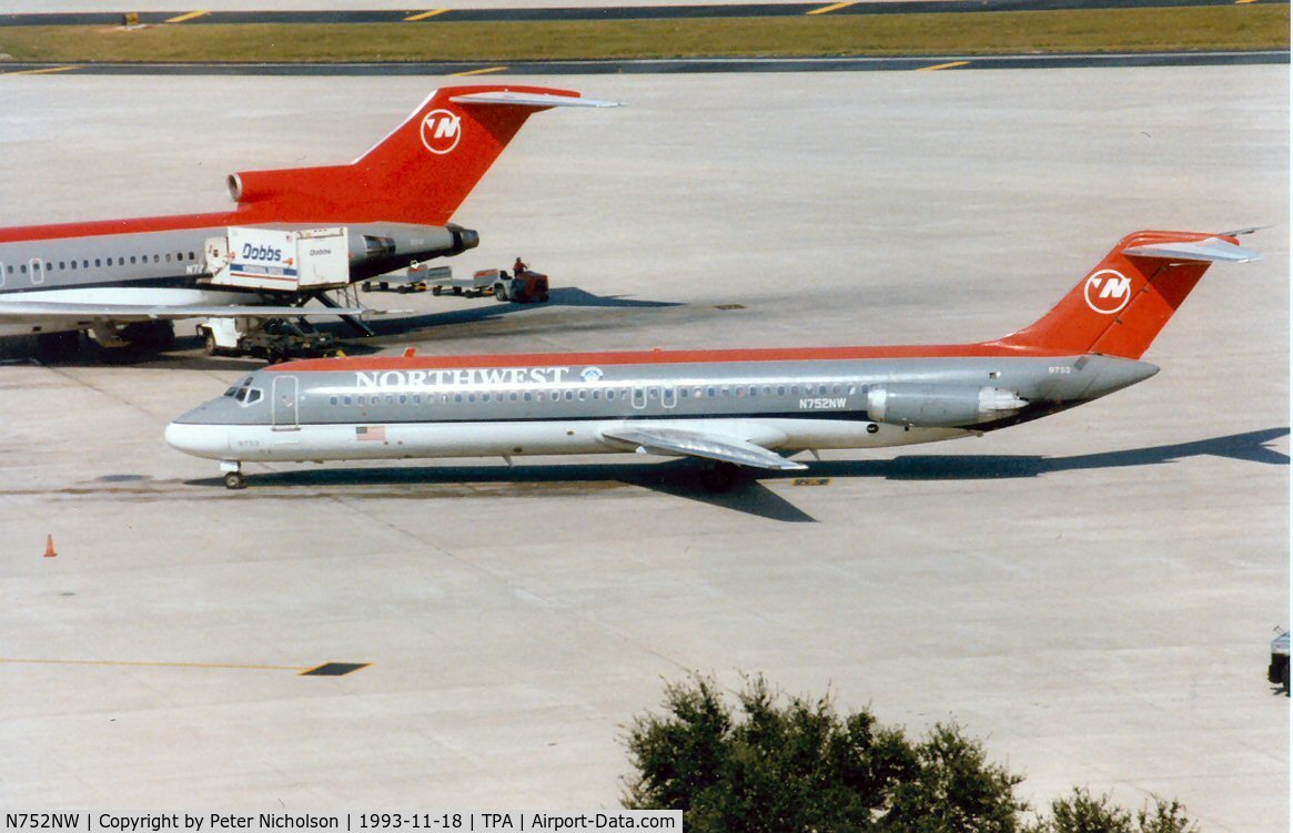 N752NW, 1968 Douglas DC-9-41 C/N 47116, DC-9-41 of Northwest Airlines at Tampa in November 1992.