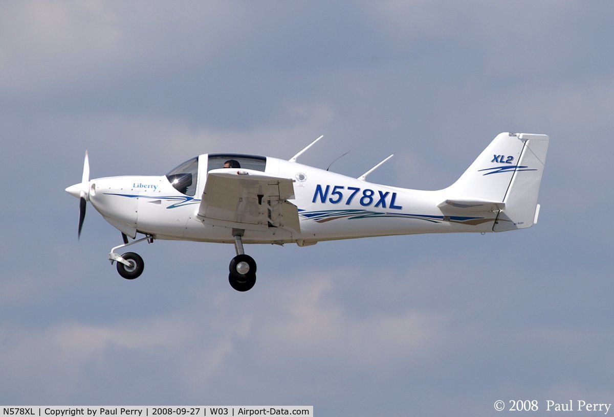 N578XL, 2007 Liberty XL-2 C/N 0062, Zipping by as she takes off