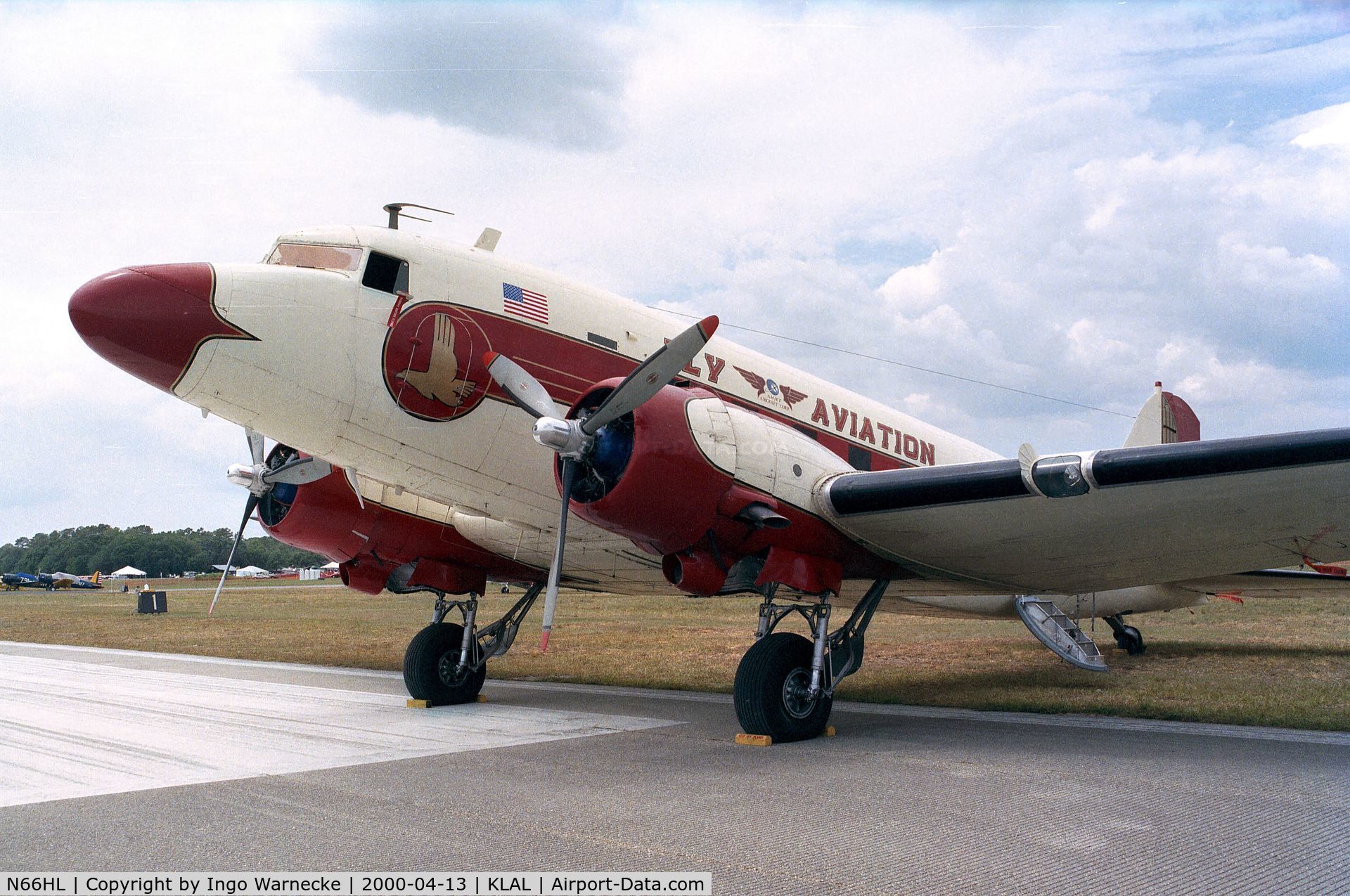 N66HL, Douglas C-47A C/N 9247, Douglas C-47A of Fly Aviation at 2000 Sun 'n Fun, Lakeland FL