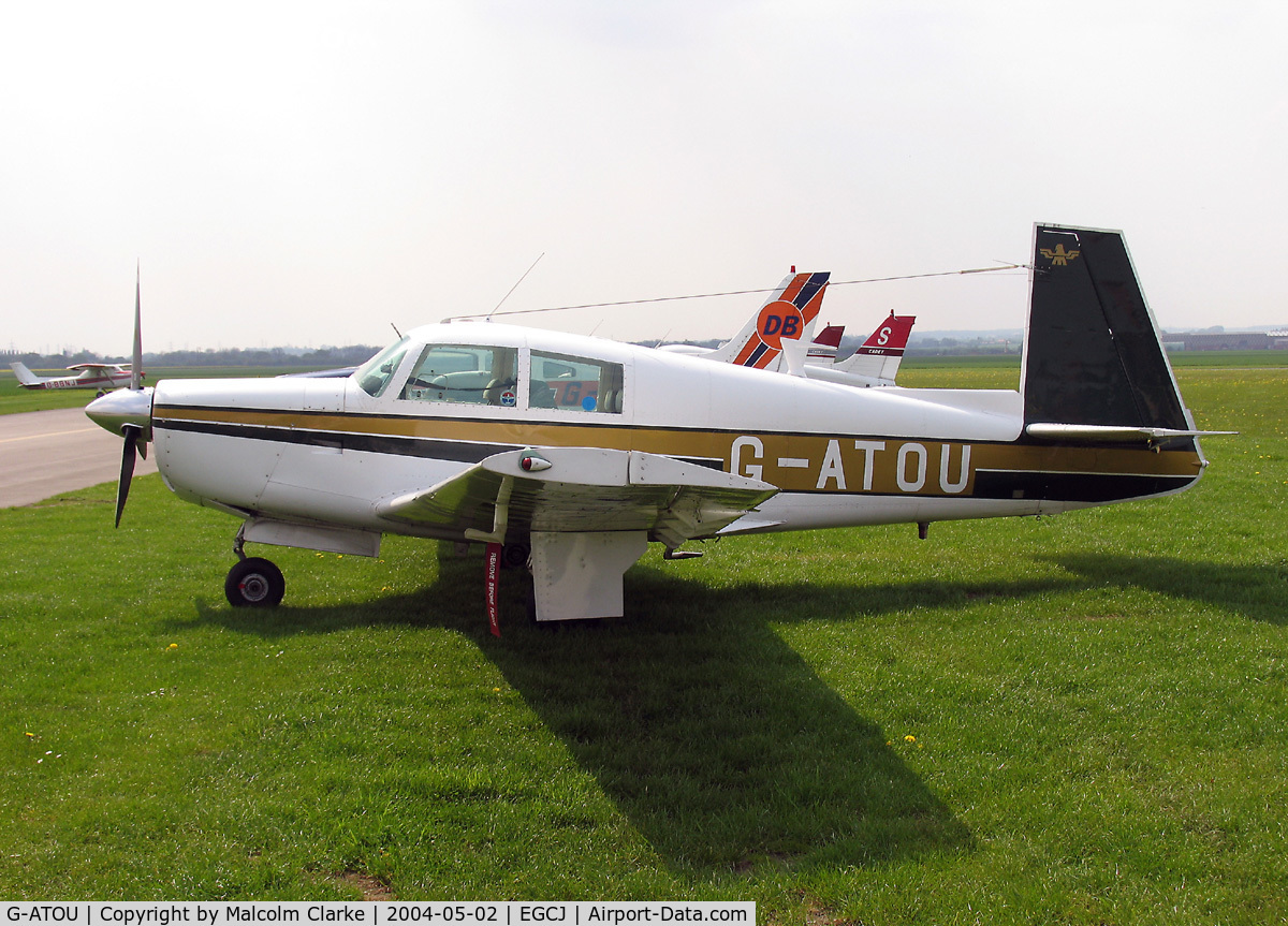 G-ATOU, 1966 Mooney M20E Super 21 C/N 961, Mooney M-20E Super 21 at Sherburn-in-Elmet in 2004.