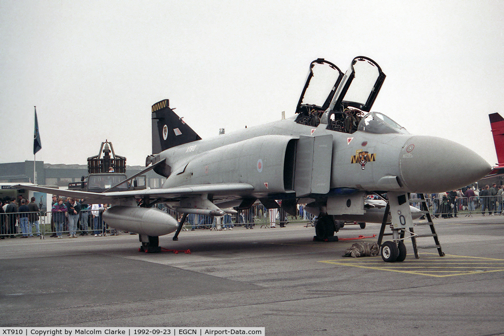 XT910, 1968 McDonnell Douglas Phantom FGR2 C/N 2709/0020, McDonnell Douglas Phantom FGR2 at RAF Finningley in 1992.