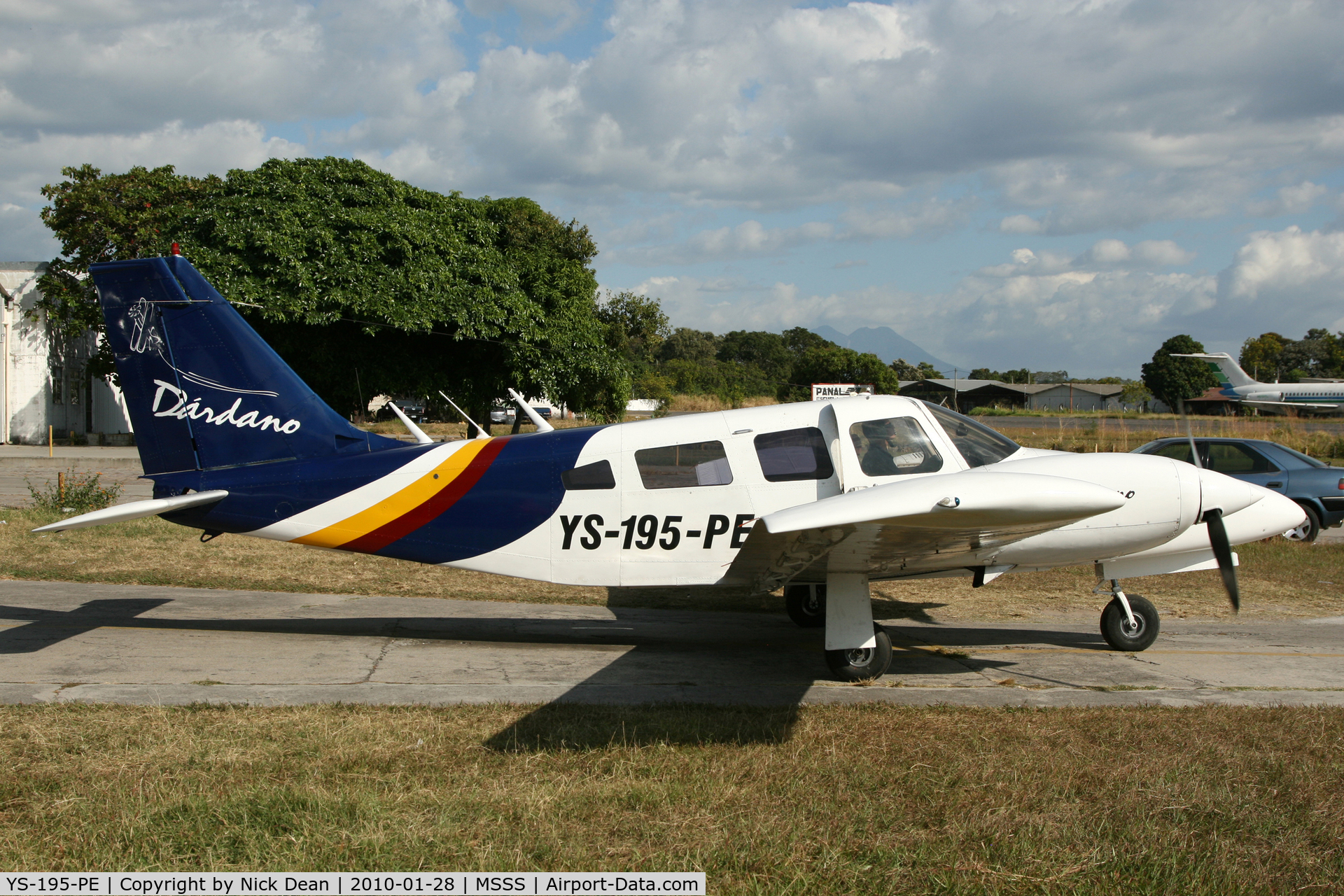 YS-195-PE, 1977 Piper PA-34-200T Seneca II C/N 34-7770067, MSSS Ilopango airshow 2010