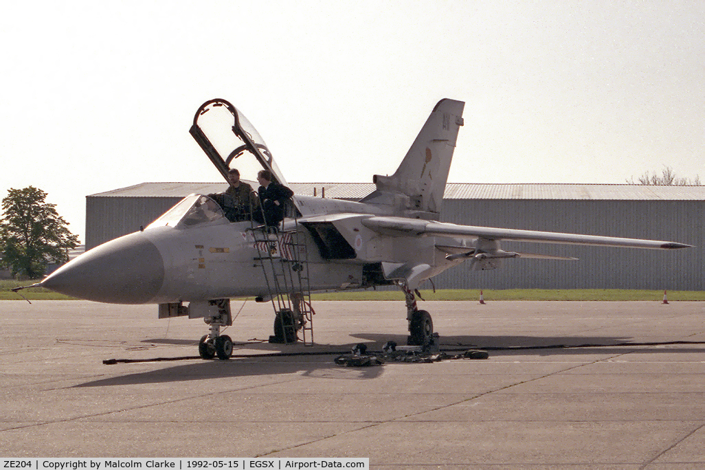 ZE204, 1986 Panavia Tornado F.3 C/N 569/AS024/3255, Panavia Tornado F3 at North Weald in 1992.