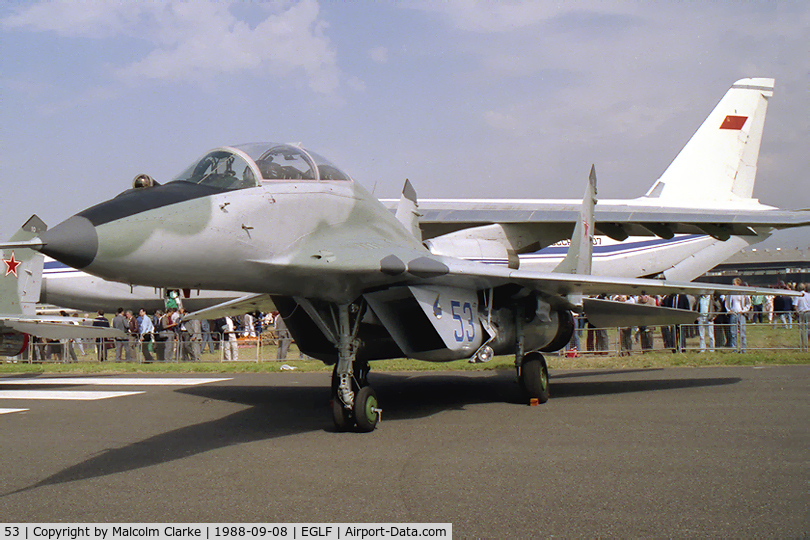 53, Mikoyan-Gurevich MiG-29UB C/N 50903008134, Mikoyan-Gurevich MiG-29UB (9-51) 53BLUE at Farnborough International 1988.