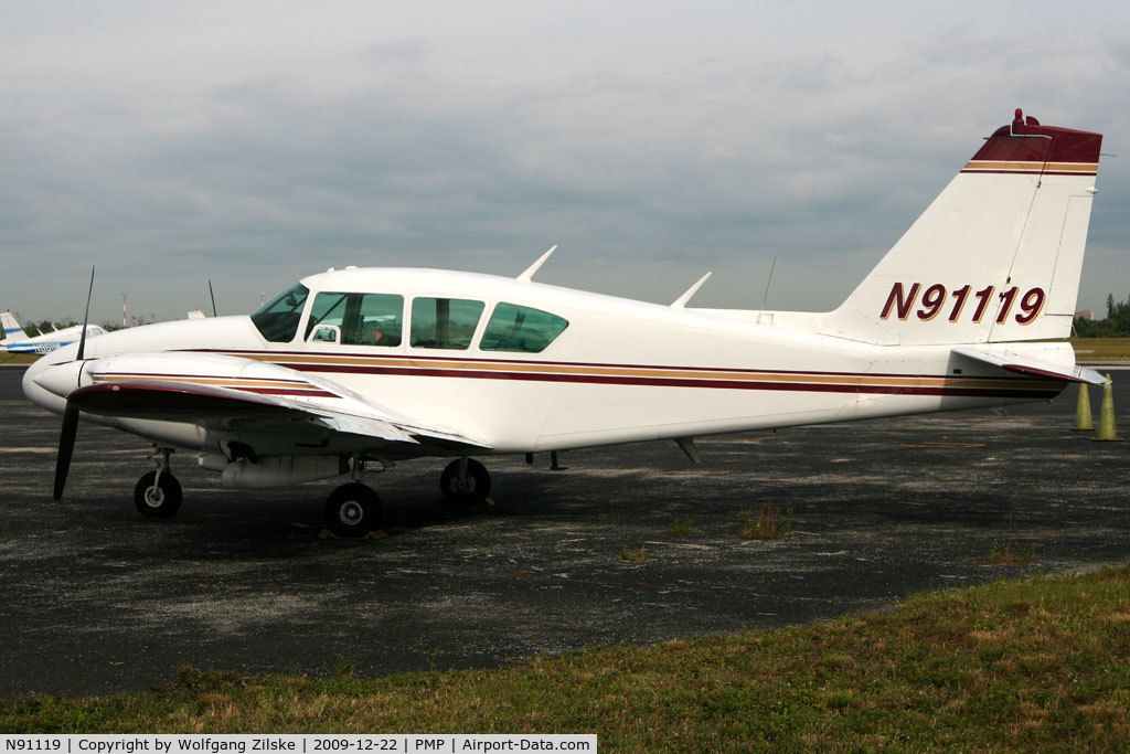 N91119, Piper PA-23-250 C/N 27-4121, visitor