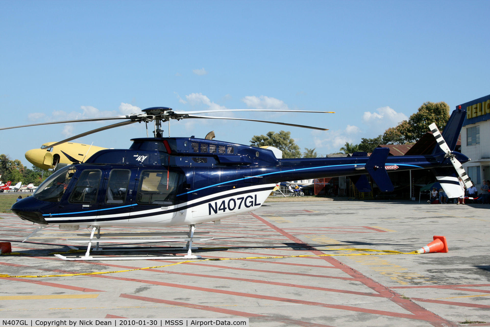 N407GL, 2000 Bell 407 C/N 53442, MSSS