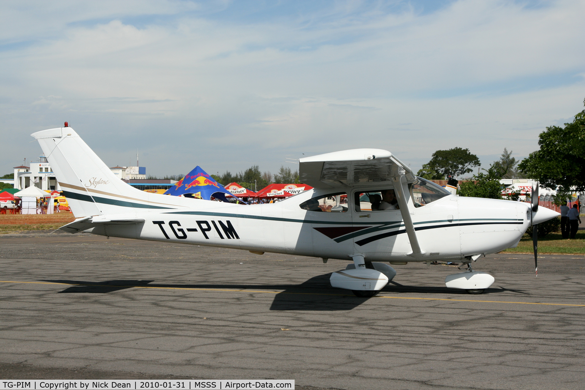 TG-PIM, Cessna 182S Skylane Skylane C/N 18280191, MSSS