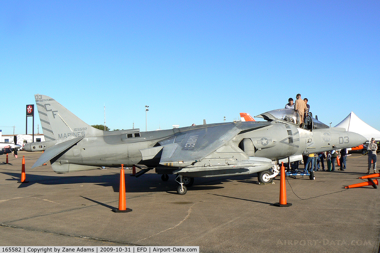 165582, Boeing AV-8B+(R)-27-MC Harrier II Plus C/N B319, At the 2009 Wings Over Houston Airshow