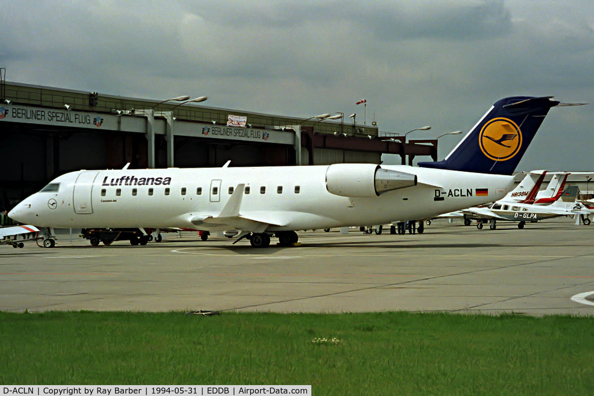 D-ACLN, Canadair CRJ-100LR (CL-600-2B19) C/N 7039, Canadair CRJ-100LR [7039] (Lufthansa Regional) Berlin-Schonefeld~D 31/05/1994. Seen at the Berlin Air Show Schonefeld Germany 1994.