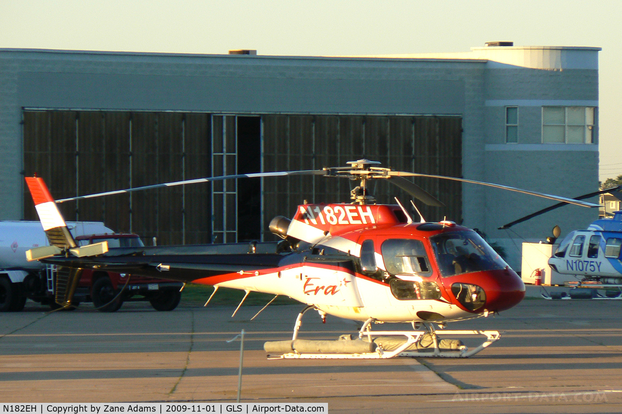 N182EH, 1992 Eurocopter AS-350B-2 Ecureuil Ecureuil C/N 2681, At Galveston Scholes Field
