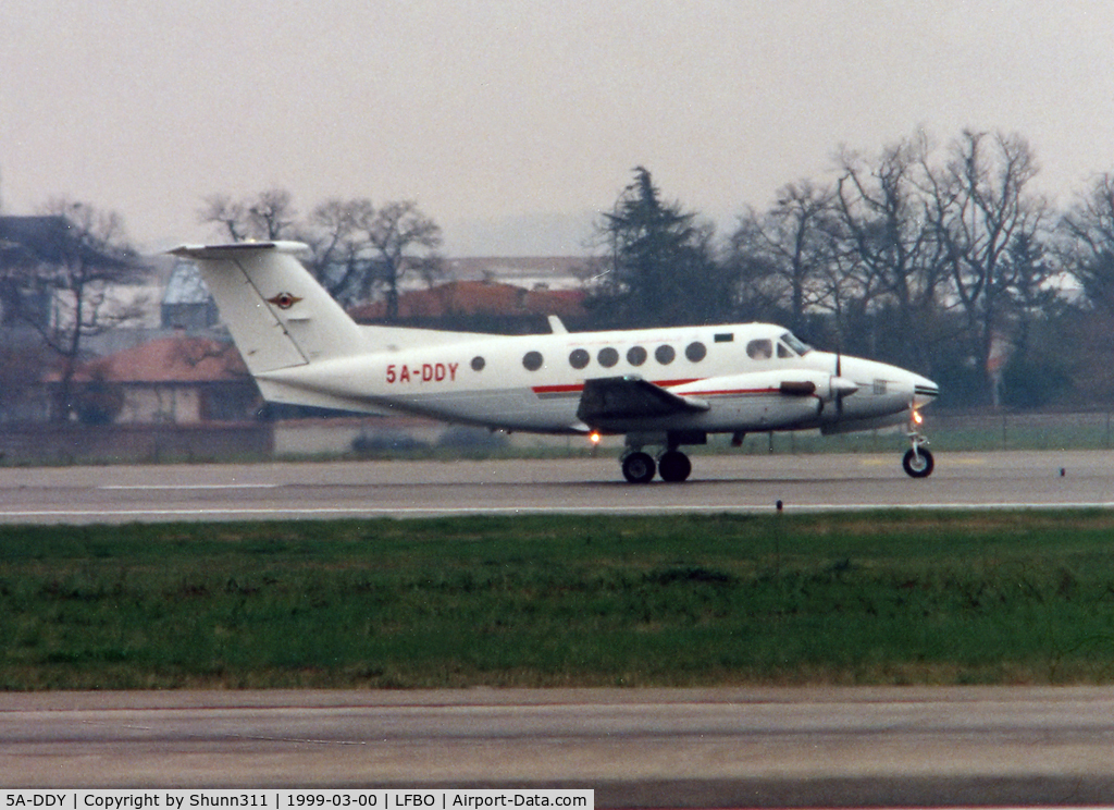 5A-DDY, 1980 Beech 200C Super King Air C/N BL-6, Ready for take off rwy 15L
