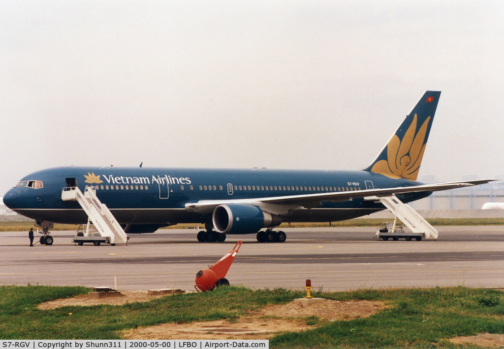 S7-RGV, 1995 Boeing 767-324/ER C/N 27392, Parked at the old terminal with, on board, vietnamese prime minister on visit to Airbus...