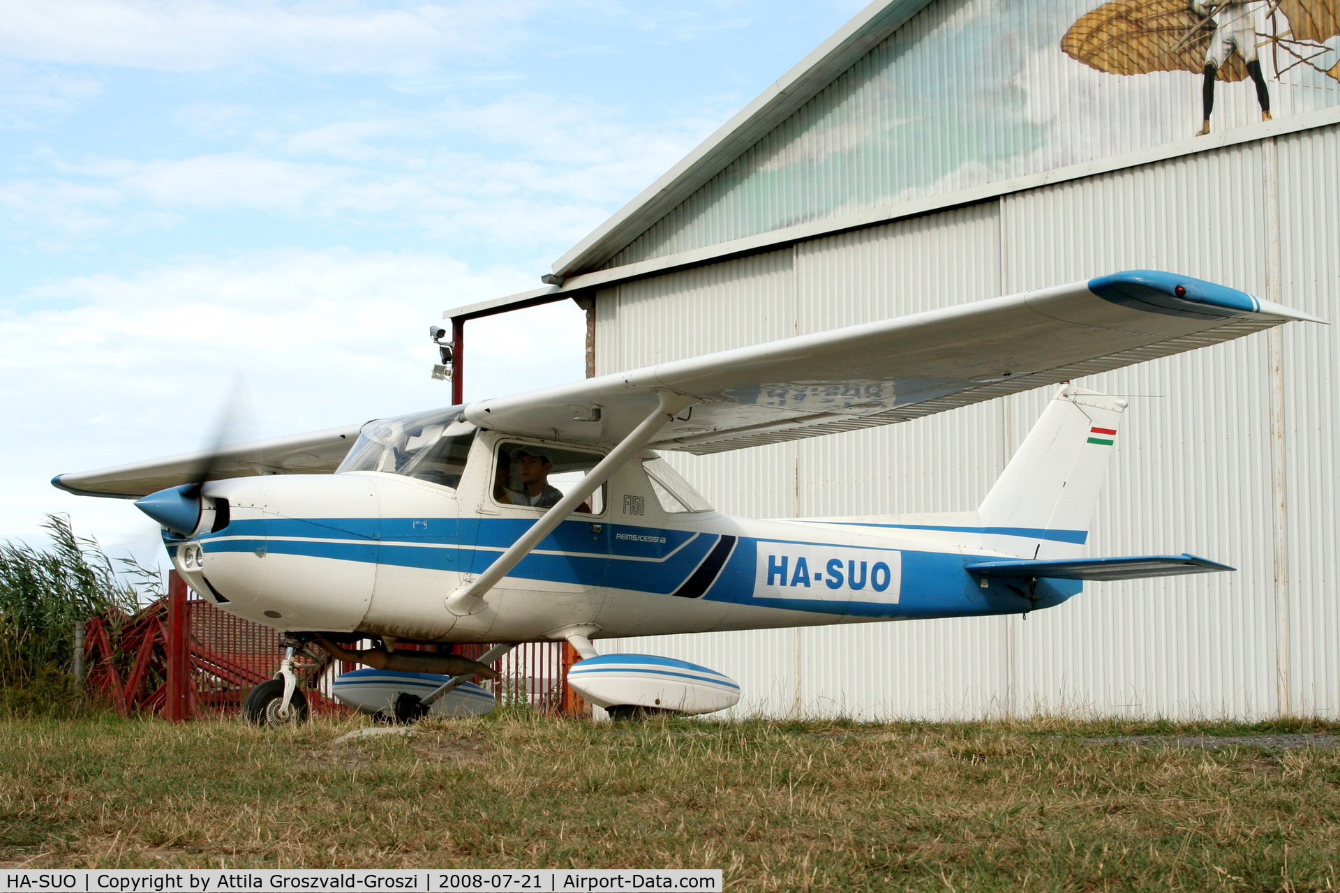 HA-SUO, 1974 Reims F150L C/N 1086, Hodmezövásárhely Airfield