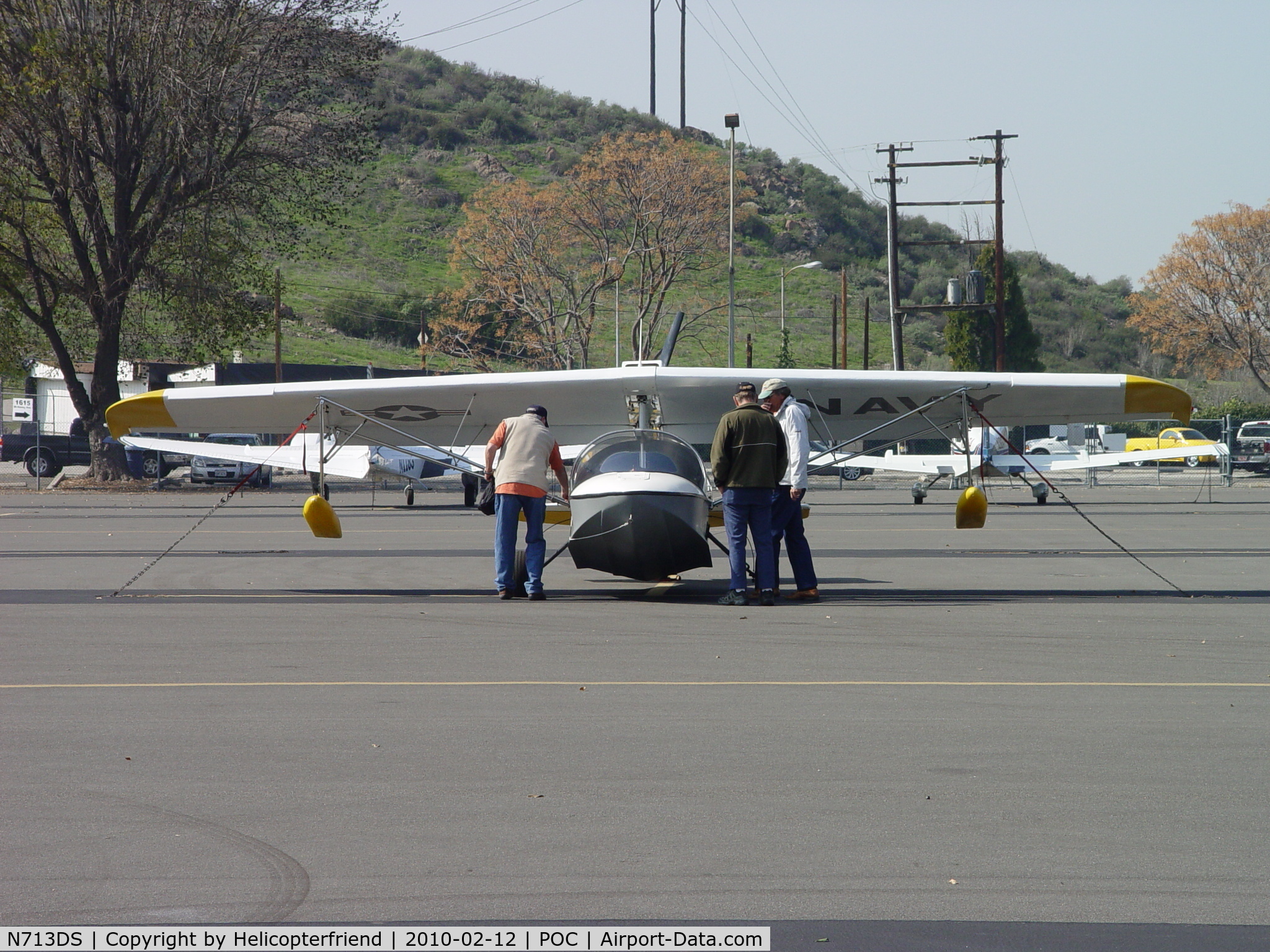 N713DS, 1996 Progressive Aerodyne Searey C/N 1MK101, Making sure aircraft secured before departing